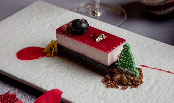 Bánh mousse phúc bồn tử