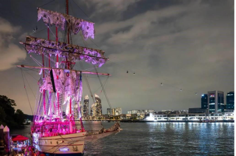Bữa tối Halloween trên du thuyền The Royal