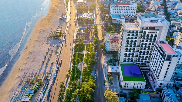 FDL QN - Khách sạn trung tâm phố biển