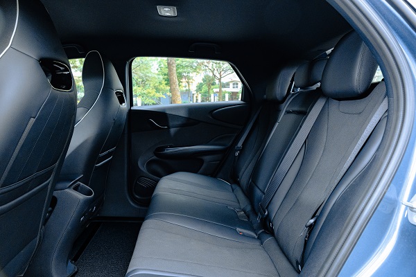 Không gian ghế sau rộng rãi hơn