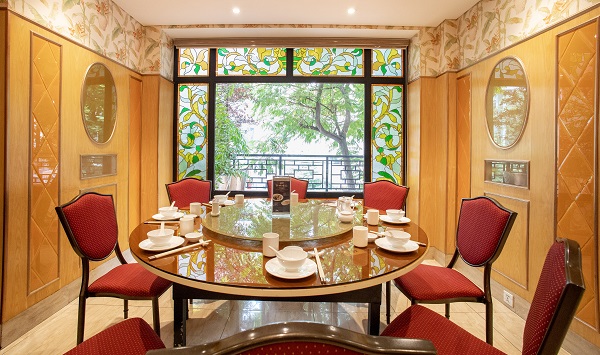 Không gian nhà hàng