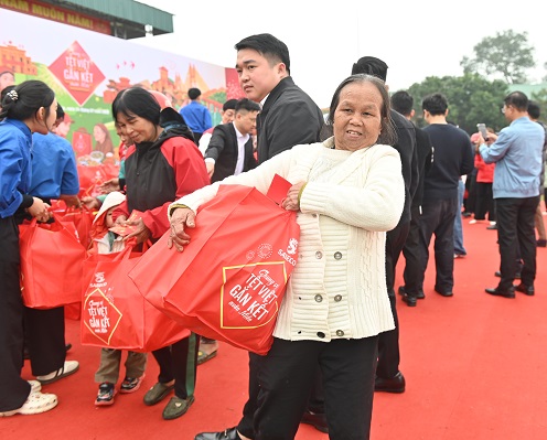 SABECO cùng đại diện UB TW MTTQVN và chính quyền địa phương tỉnh Nghệ An và Hà Tĩnh 2