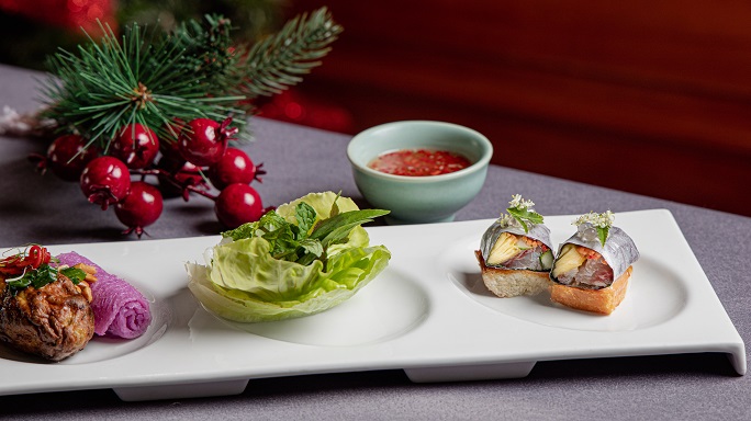 Thịt heo Iberico nướng lụi và cuốn cá chẩm chéo