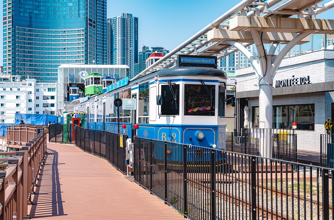 Tàu hỏa ngắm biển Haeundae Blueline Park Busan