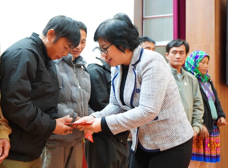 Đại diện Ủy ban TW MTTQ người dân tỉnh Lào Cai