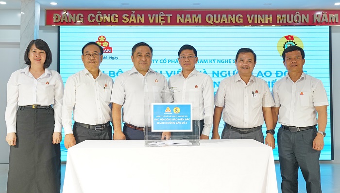 BAN LÃNH ĐẠO CÔNG TY VISSAN CÙNG THAM GIA LỄ PHÁT ĐỘNG