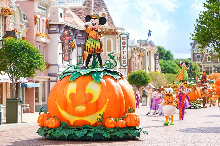 Hong Kong Disneyland Mickey s Halloween Time Street Party