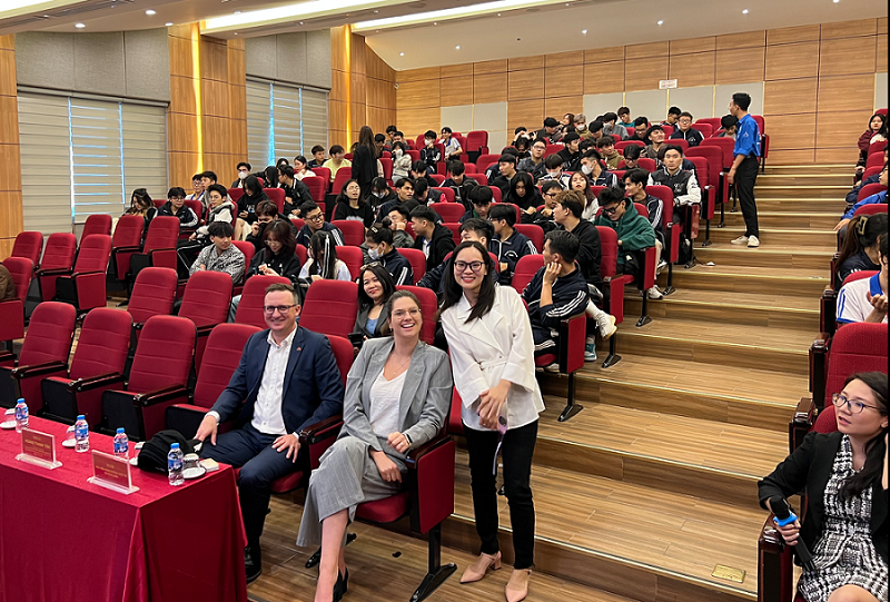 Ông Jeremy Ford - GĐĐH của trường International Aviation Academy of New Zealand