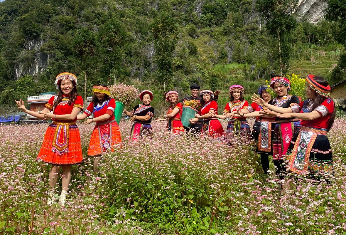 Đoàn khách BếnThành Tourist tham quan Hà Giang