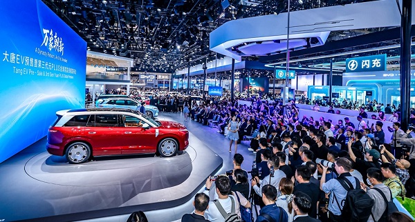 사진자료 베이징 모터쇼   BYD 왕