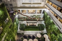 Đắm Chìm Trong Âm Nhạc Và Thỏa Sức Uống Bia Vertical Garden – Rex Hotel Saigon