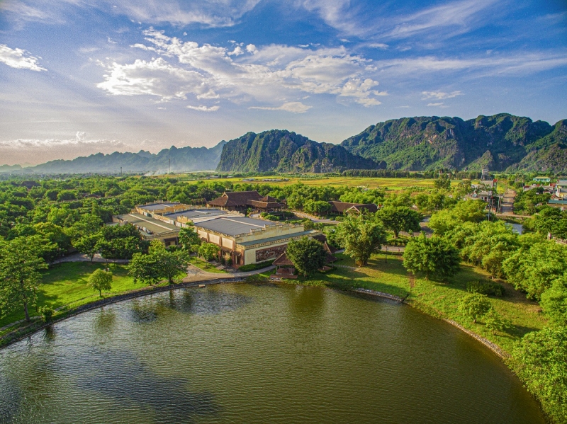 EMERALDA RESORT NINH BÌNH VỚI TIỆC TỐI NGOÀI TRỜI ĐẲNG CẤP